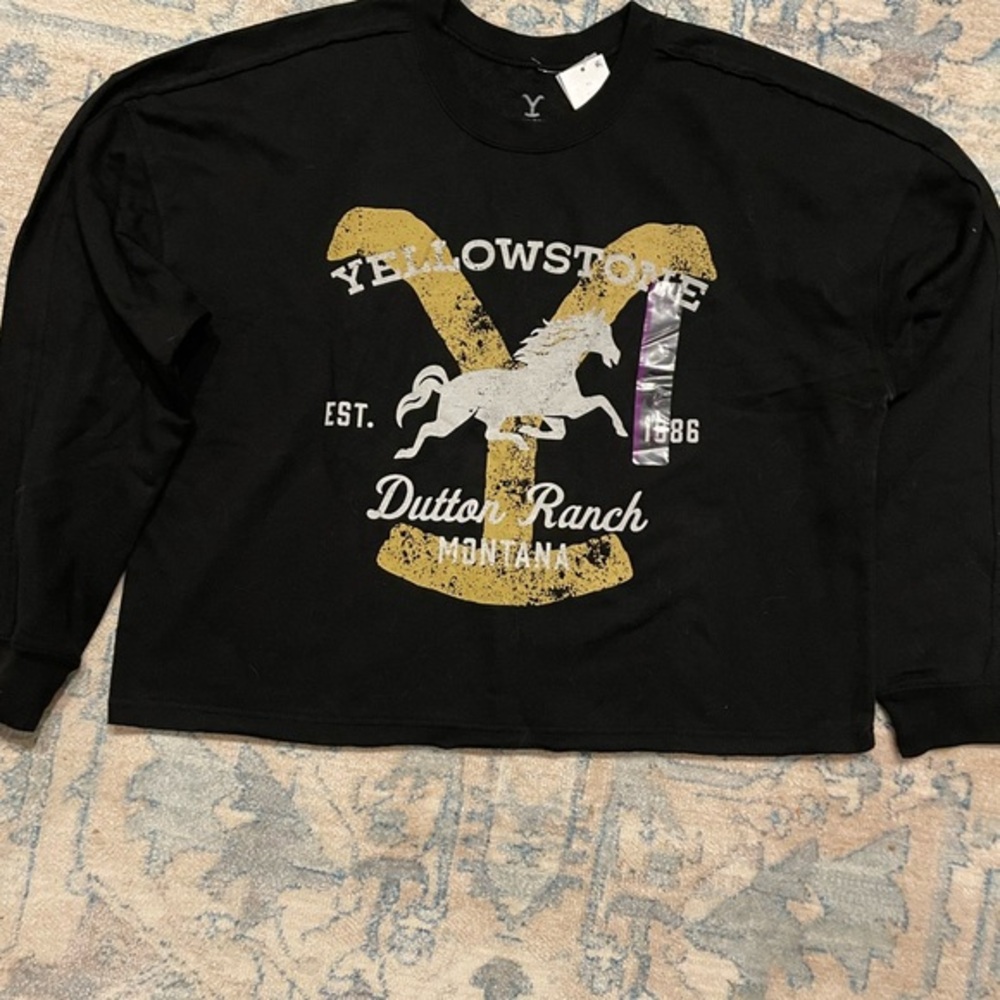 Yellowstone Dutton Ranch Women's Black Long Sleeve‎ Pull Over Montana Sweatshirt